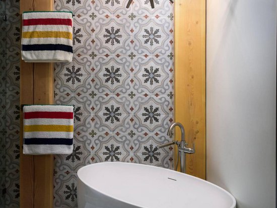 Big White 6 Bedroom Accommodation - Snow Peaks - #3926