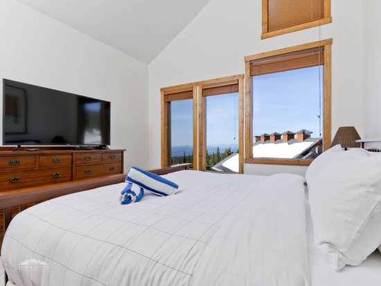 Big White 4 Bedroom Accommodation - Snow Pine Estates - #3932