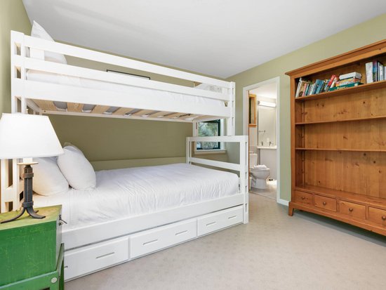 Whistler 4 Bedroom Accommodation - Northern Lights - #3942 Whistler 4 Bedroom Accommodation - Northern Lights - #3942