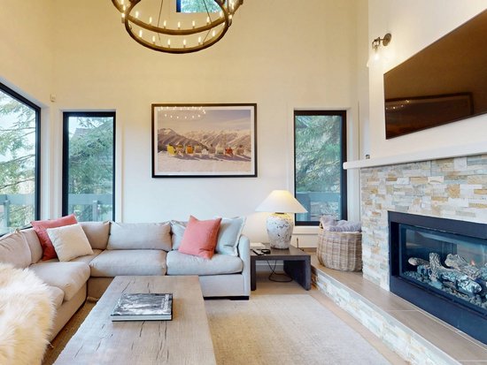 Whistler 4 Bedroom Accommodation - Northern Lights - #3942