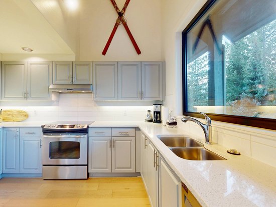 Whistler 4 Bedroom Accommodation - Northern Lights - #3942