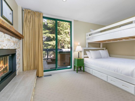 Whistler 4 Bedroom Accommodation - Northern Lights - #3942 Whistler 4 Bedroom Accommodation - Northern Lights - #3942