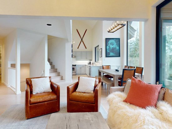 Whistler 4 Bedroom Accommodation - Northern Lights - #3942