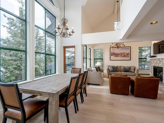 Whistler 4 Bedroom Accommodation - Northern Lights - #3942 Whistler 4 Bedroom Accommodation - Northern Lights - #3942