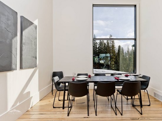 Big White 4 Bedroom Accommodation - The Edge - #3947