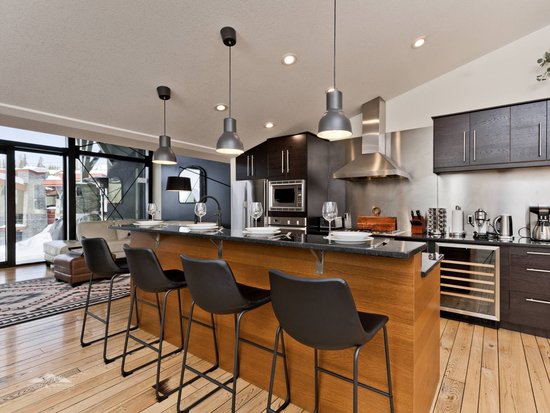 Big White 4 Bedroom Accommodation - The Edge - #3947