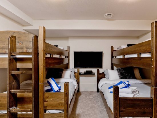 Big White 4 Bedroom Accommodation - The Edge - #3947