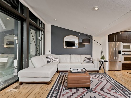 4 Bedroom Big White Vacation Rental - The Edge