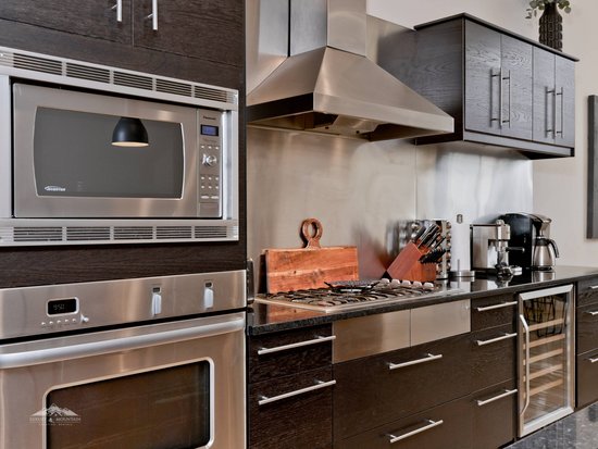 Big White 4 Bedroom Accommodation - The Edge - #3947