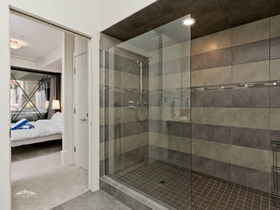 Big White 4 Bedroom Accommodation - The Edge - #3947