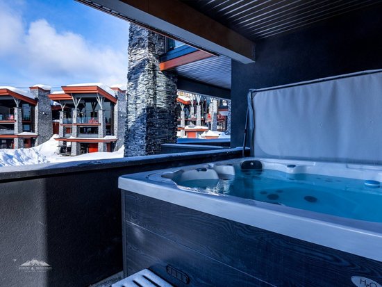 Big White 4 Bedroom Accommodation - The Edge - #3947