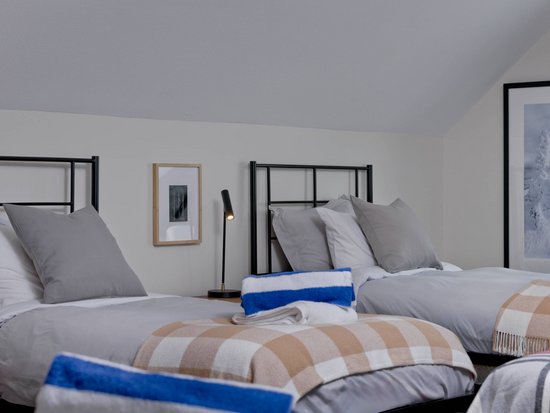Big White 5 Bedroom Accommodation - Raven's Wing - #3948 Big White 5 Bedroom Accommodation - Raven's Wing - #3948