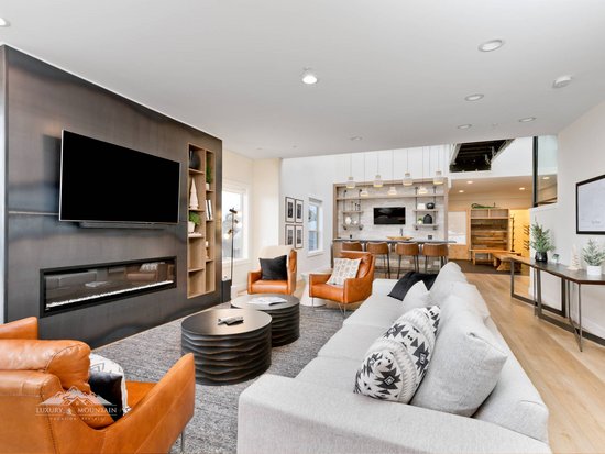 Big White 5 Bedroom Accommodation - Raven's Crest - #3949