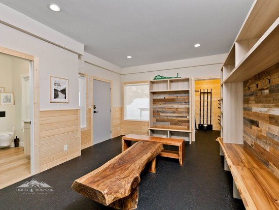 Big White 5 Bedroom Accommodation - Raven's Crest - #3949