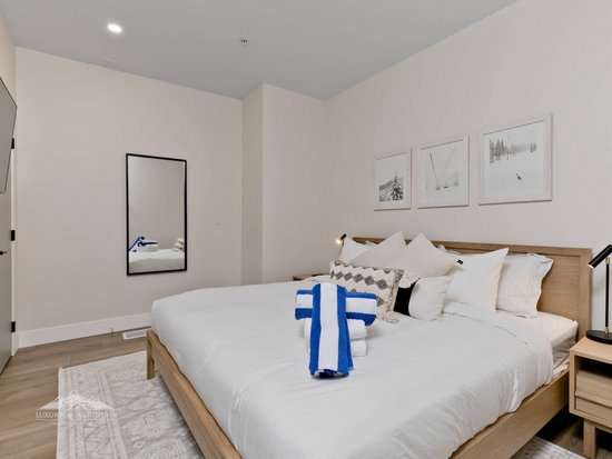 Big White 5 Bedroom Accommodation - Raven's Crest - #3949