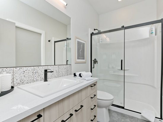 Big White 5 Bedroom Accommodation - Raven's Crest - #3949