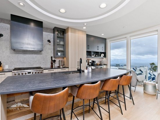 Big White 5 Bedroom Accommodation - Raven's Crest - #3949