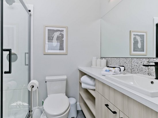 Big White 5 Bedroom Accommodation - Raven's Crest - #3949