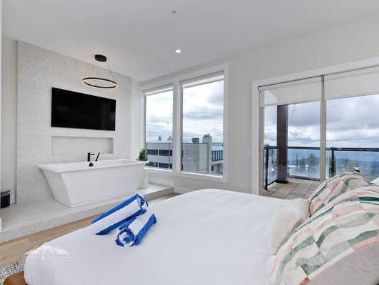 Big White 5 Bedroom Accommodation - Raven's Crest - #3949