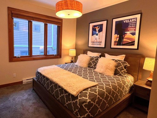 Whistler 5 Bedroom Accommodation - Nicklaus North - #3981 Whistler 5 Bedroom Accommodation - Nicklaus North - #3981