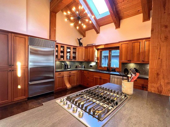 Whistler 5 Bedroom Accommodation - Nicklaus North - #3981 Whistler 5 Bedroom Accommodation - Nicklaus North - #3981