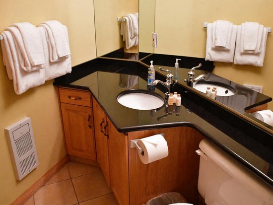 Big White 5 Bedroom Accommodation - Snow Pine Estates - #3984