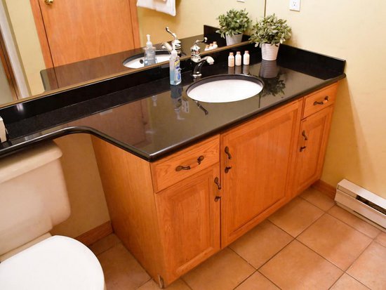 Big White 5 Bedroom Accommodation - Snow Pine Estates - #3984