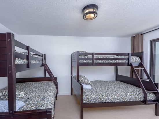 Big White 3 Bedroom Accommodation - Snow Ghost Inn - #4014 Big White 3 Bedroom Accommodation - Snow Ghost Inn - #4014