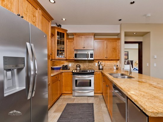 Big White 3 Bedroom Accommodation - Aspens - #4027