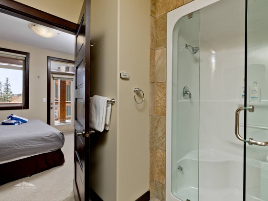 Big White 3 Bedroom Accommodation - Aspens - #4027