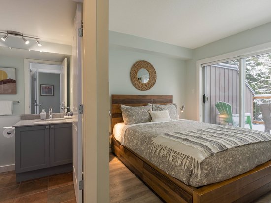 Whistler 2 Bedroom Accommodation - Glacier's Reach - #4050