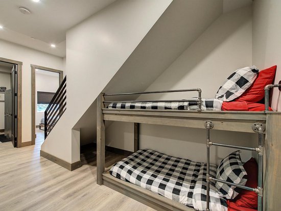 Big White 3 Bedroom Accommodation - Chalet/House - #4106 Big White 3 Bedroom Accommodation - Chalet/House - #4106