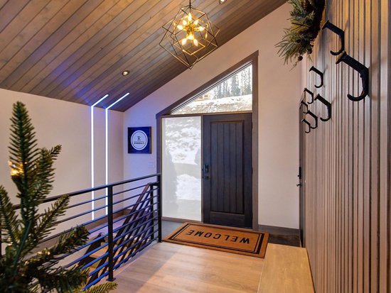 Big White 3 Bedroom Accommodation - Chalet/House - #4106 Big White 3 Bedroom Accommodation - Chalet/House - #4106