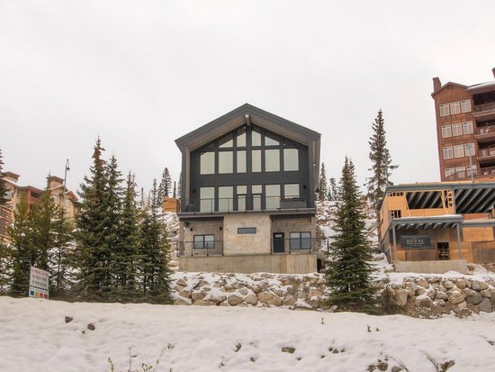 Big White 3 Bedroom Accommodation - Chalet/House - #4106 Big White 3 Bedroom Accommodation - Chalet/House - #4106