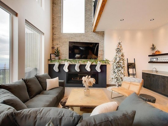 Big White 3 Bedroom Accommodation - Chalet/House - #4106 Big White 3 Bedroom Accommodation - Chalet/House - #4106