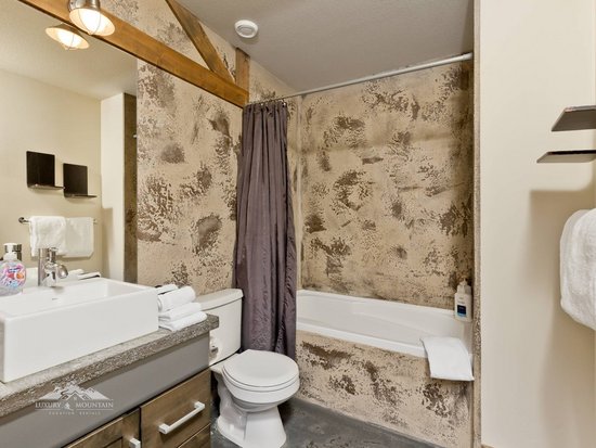 Big White 2 Bedroom Accommodation - Timbers - #4272