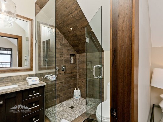 Big White 5 Bedroom Accommodation - Mt Womple - #4321