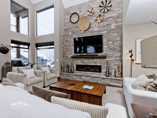 Big White 5 Bedroom Accommodation - Mt Womple - #4321