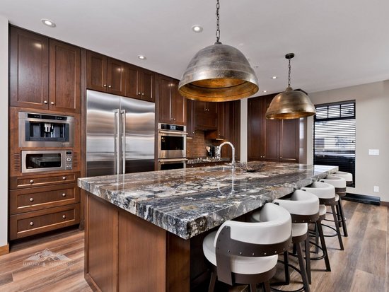 Big White 5 Bedroom Accommodation - Mt Womple - #4321