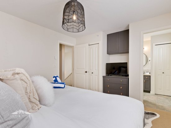 Big White 3 Bedroom Accommodation - Trappers' Crossing - #4332