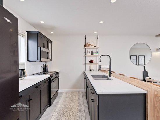 Big White 3 Bedroom Accommodation - Trappers' Crossing - #4332