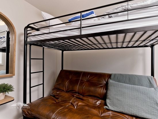 Big White 3 Bedroom Accommodation - Trappers' Crossing - #4332