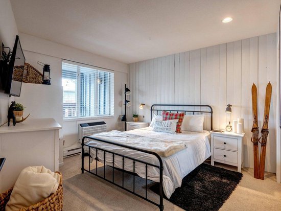 Whistler 1 Bedroom Accommodation - Whistler Town Plaza - Eagle Lodge - #4334