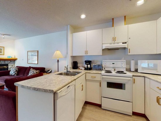 Whistler 2 Bedroom Accommodation - Lake Placid Lodge - #4351