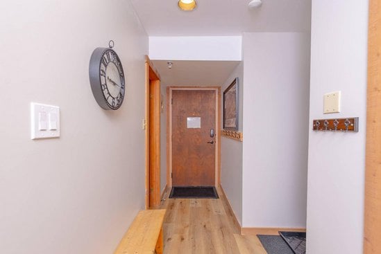 Big White Studio Accommodation - Moguls - #4355 Big White Studio Accommodation - Moguls - #4355