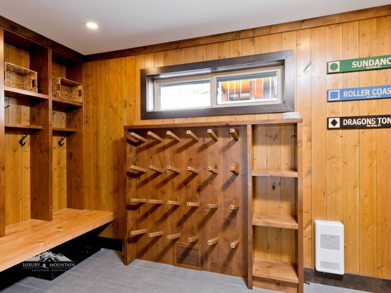 Big White 4 Bedroom Accommodation - Toboggan Run - #4382