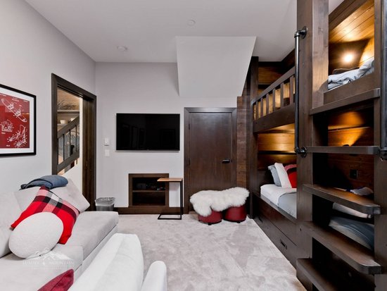 Big White 4 Bedroom Accommodation - Toboggan Run - #4382