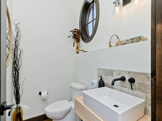 Big White 4 Bedroom Accommodation - Toboggan Run - #4382