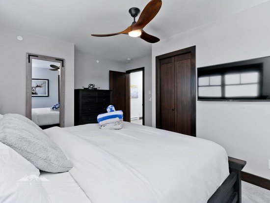 Big White 4 Bedroom Accommodation - Toboggan Run - #4382