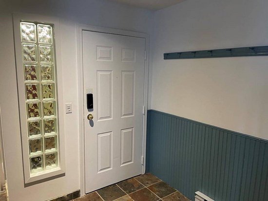 Big White 3 Bedroom Accommodation - Plaza on the Ridge - #4384 Big White 3 Bedroom Accommodation - Plaza on the Ridge - #4384